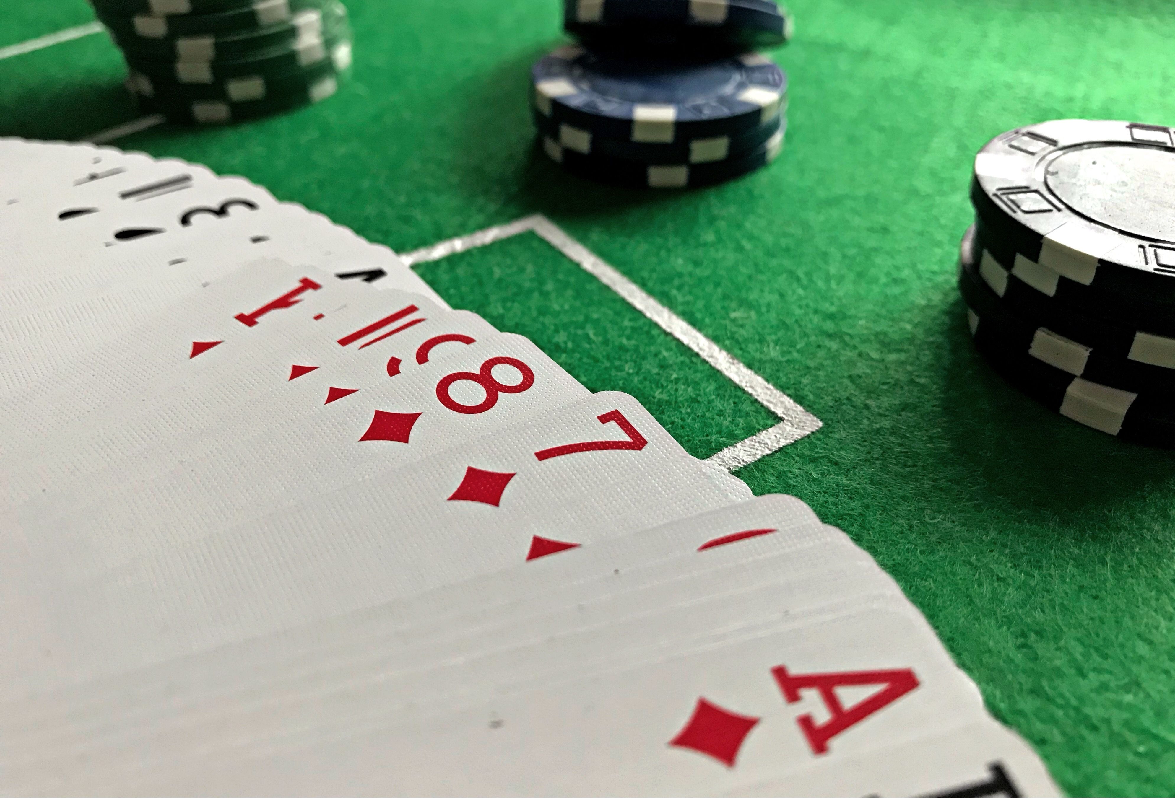 Baccarat 8Xbet: Luật Chơi, Tỷ Lệ Cược Và Chiến Thuật Cơ Bản