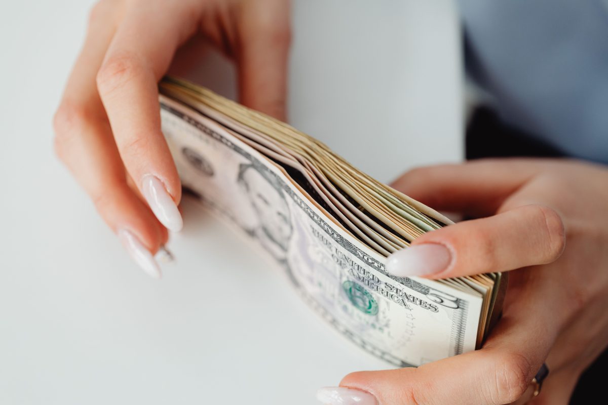 Hướng dẫn các bước rút tiền 8Xbet nhanh chóng