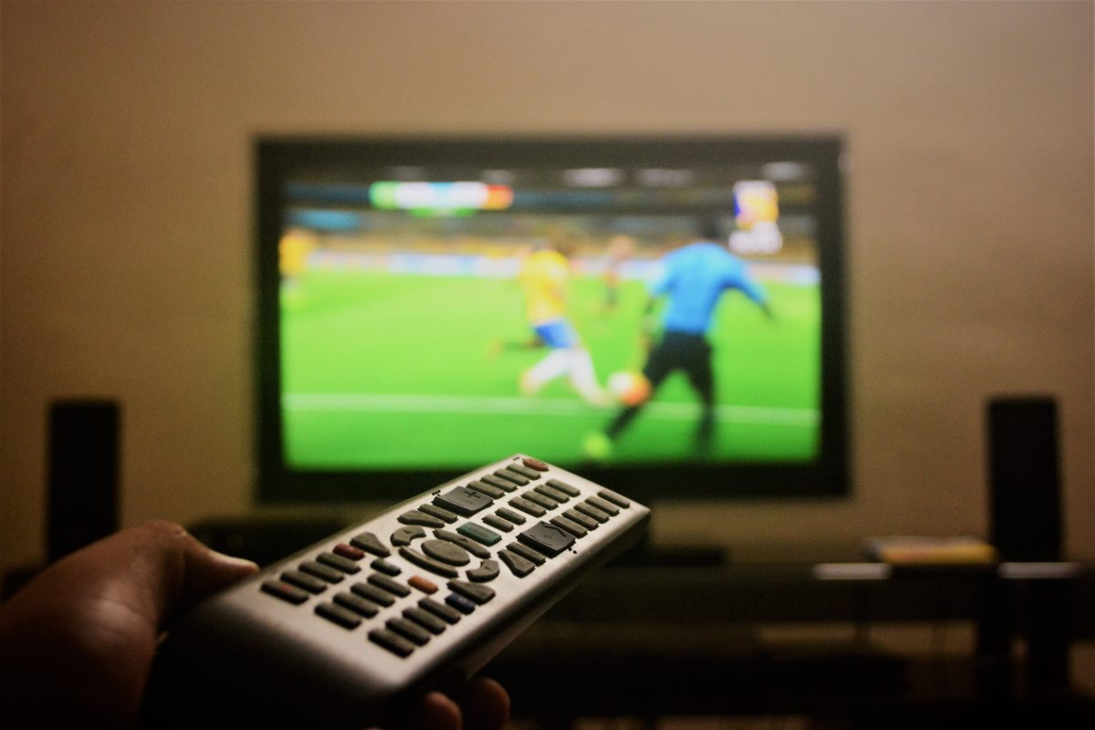 Xem trực tiếp bóng đá và cược live cùng lúc trên 8Xbet